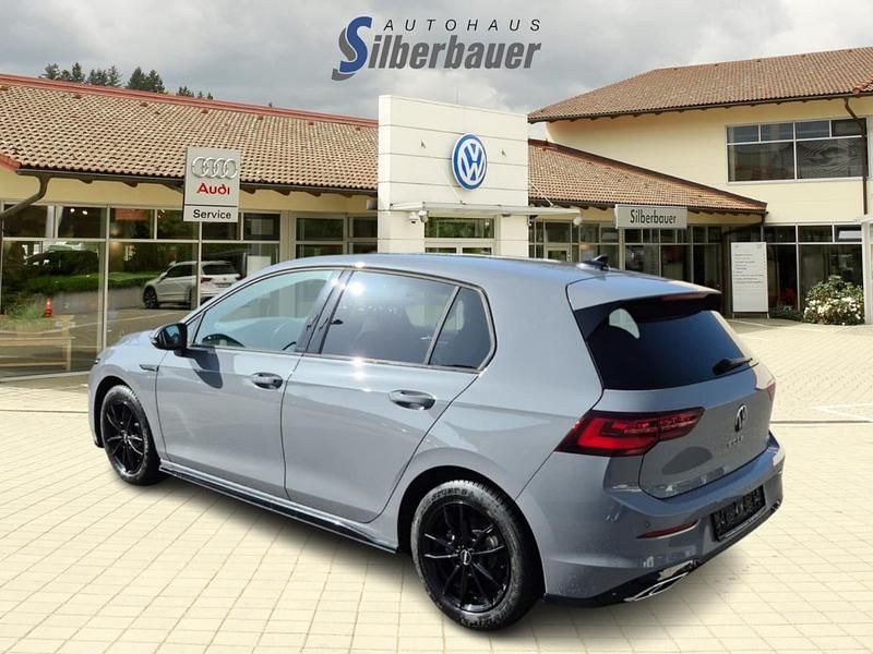 Gebraucht VW Golf VIII R-line 150 PS (110 kW) 2024