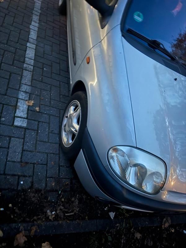 Gebraucht Renault Clio II 90 PS (66 kW) 2000 Silber Kleinwagen