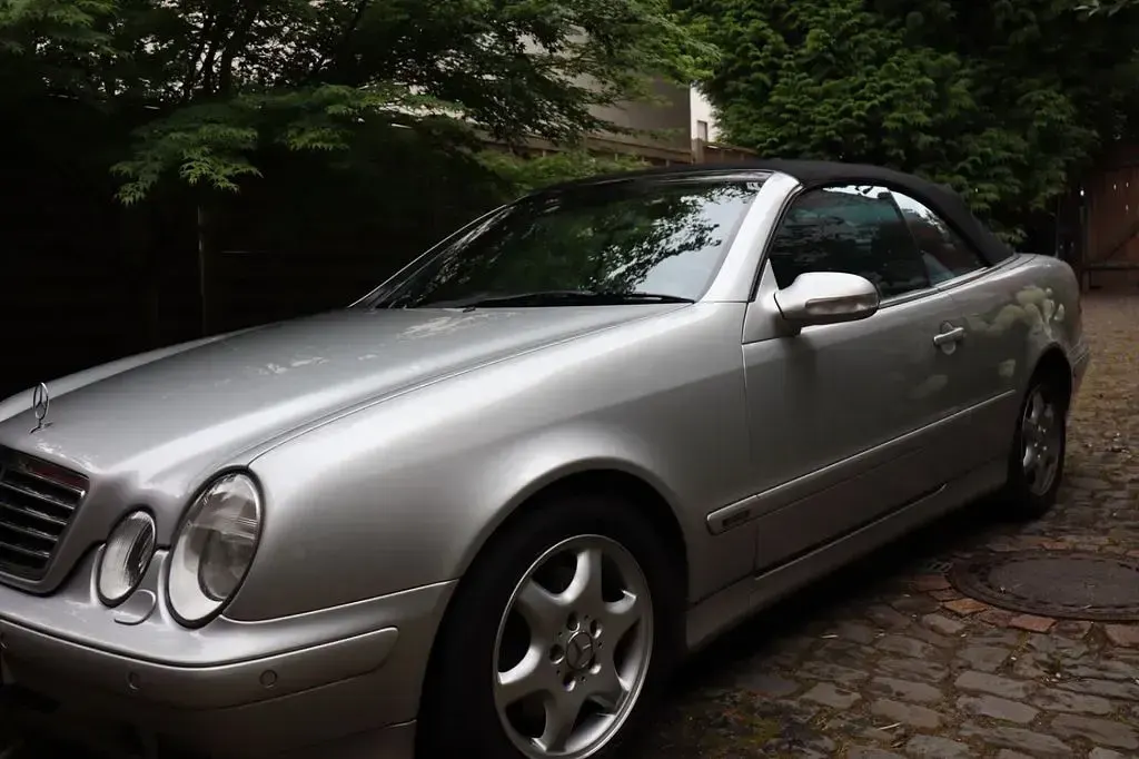 Gebraucht Mercedes CLK230 197 PS (144 kW) 2002 Grau Cabrio