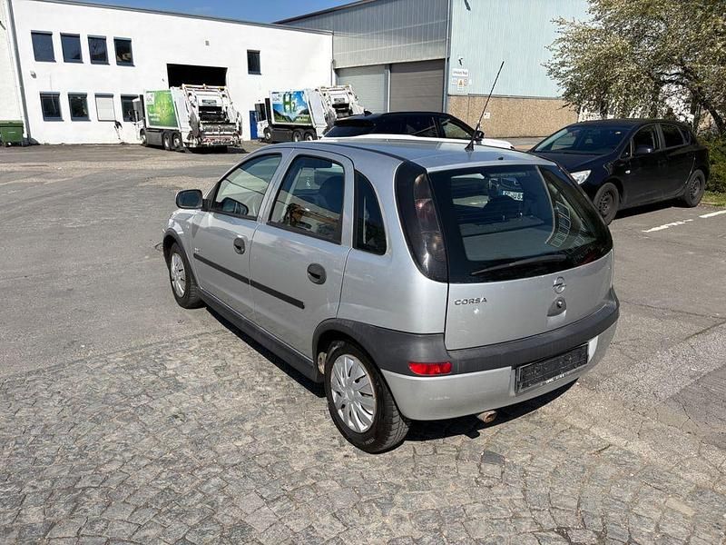 Second-hand Opel Corsa Njoy 75 CP (55 kW) 2002 Argintiu Hatchback