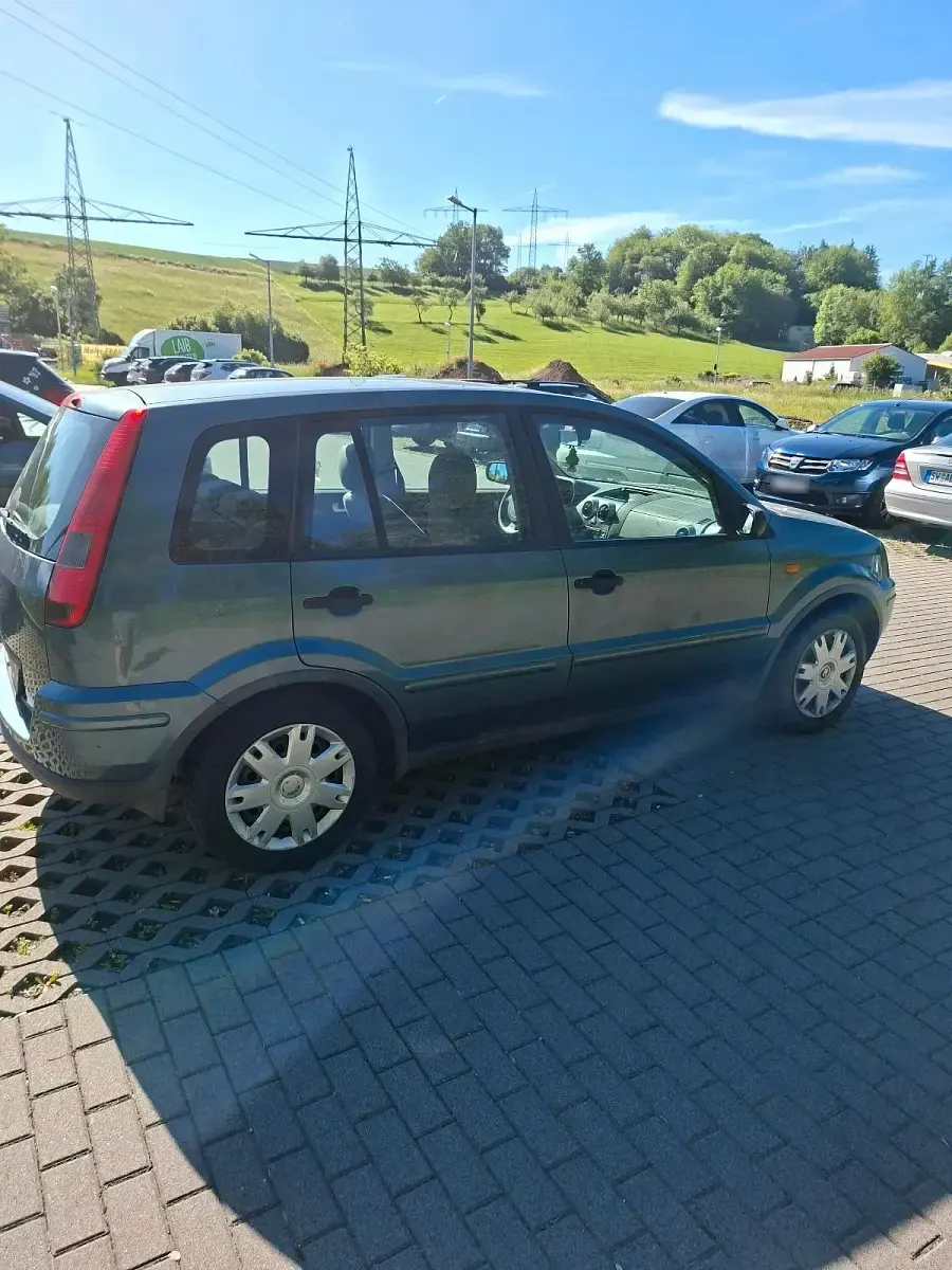 Gebraucht Ford Fiesta 80 PS (58 kW) 2003 Grün Kleinwagen