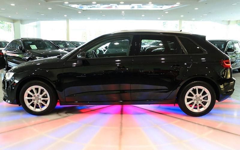 Gebraucht Audi A3 Attraction 150 PS (110 kW) 2015 Schwarz Limousine