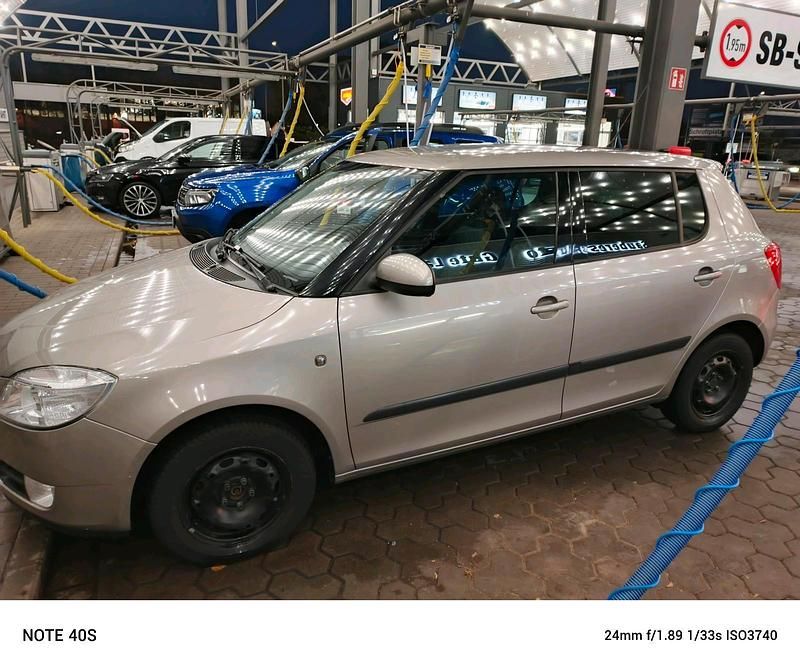 Silber Gebraucht 2009 Skoda Fabia Kombi | 5.100 € (Etwas zu teuer) - Bild 1/4