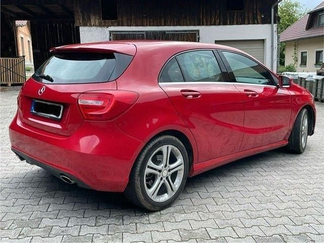 Rot Gebraucht 2014 Mercedes A200 Limousine | 10.500 € (Guter Preis) - Bild 1/4