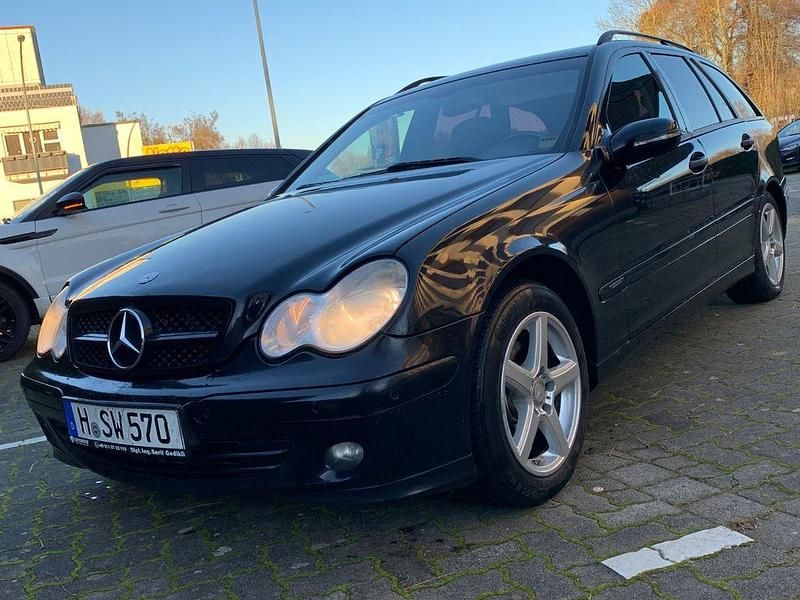 Gebraucht Mercedes C220 Elegance 150 PS (110 kW) 2005 Schwarz Limousine
