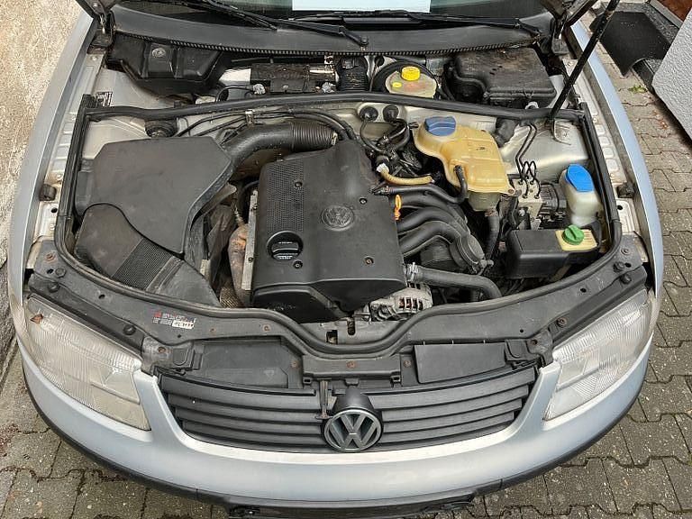 Gebraucht VW Passat 101 PS (74 kW) 1999 Silber Kombi