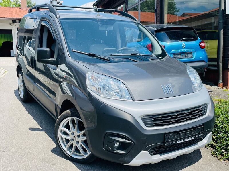 Grau Gebraucht 2022 Fiat Fiorino Van / Kleinbus | 14.499 € (Fairer Preis) - Bild 1/4