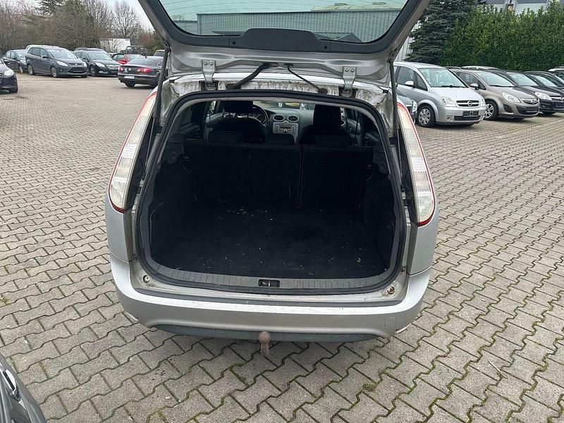Gebraucht Ford Focus Style 101 PS (74 kW) 2008 Silber Kombi