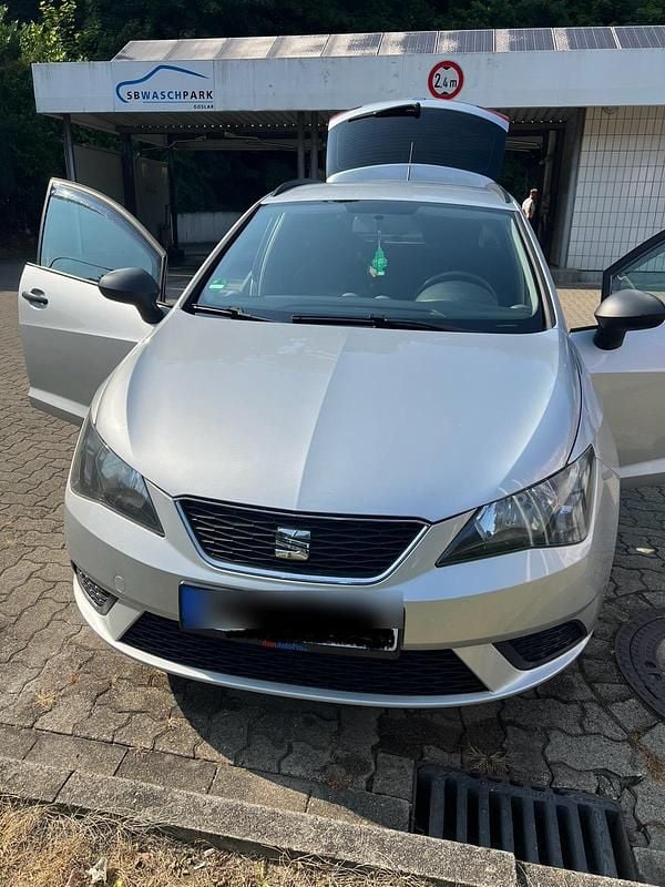 Grau Gebraucht 2016 Seat Ibiza ST Kombi | 6.750 € (Fairer Preis) - Bild 1/4