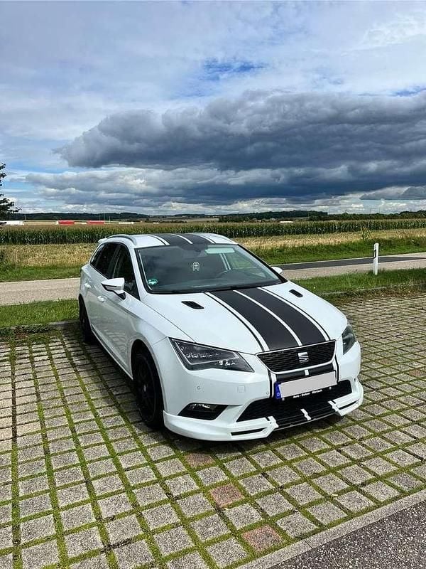 Weiß Gebraucht 2015 Seat Leon Style Kombi | 8.990 € (Fairer Preis) - Bild 1/4