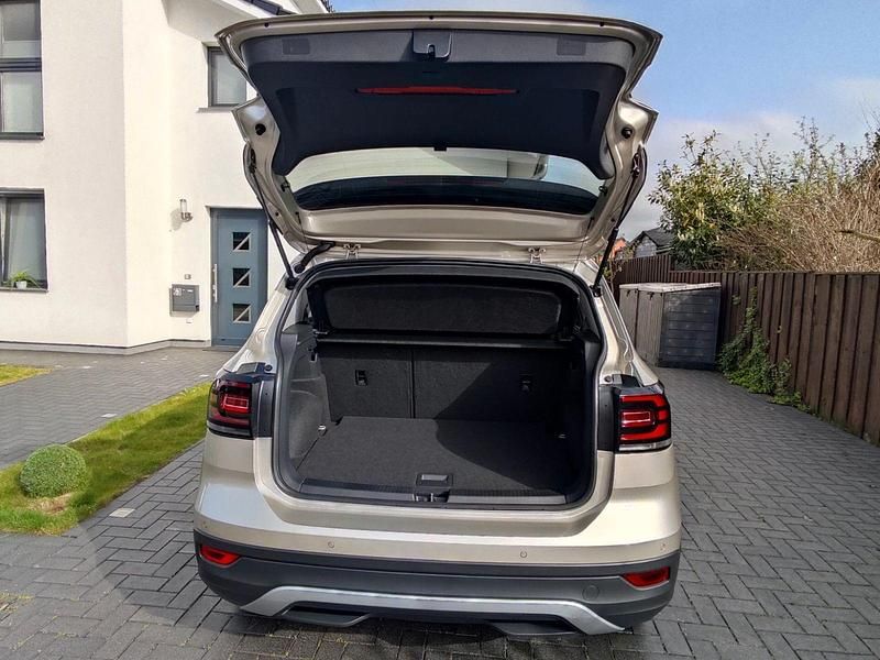 Gebraucht VW T-Cross Move 110 PS (80 kW) 2023 Beige SUV