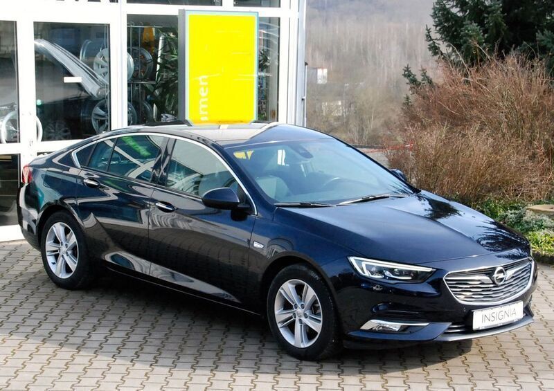 Blau Gebraucht 2017 Opel Insignia Innovation Limousine | 14.590 € (Guter Preis) - Bild 1/4