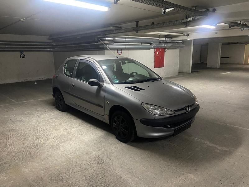 Gold Gebraucht 2005 Peugeot 206 Kleinwagen | 300 € (Superpreis) - Bild 1/4