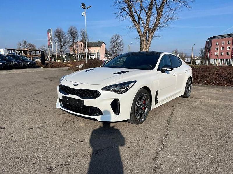 Gebraucht Kia Stinger GT 366 PS (269 kW) 2021 Snow white pearl Kleinwagen