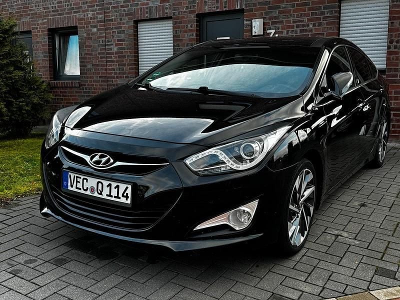 Schwarz Gebraucht 2012 Hyundai i40 Limousine | 5.850 € (Fairer Preis) - Bild 1/4