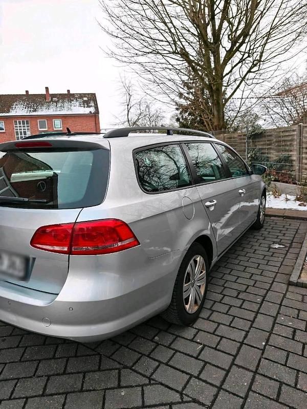 Gebraucht VW Passat 140 PS (102 kW) 2013 Silber Kombi