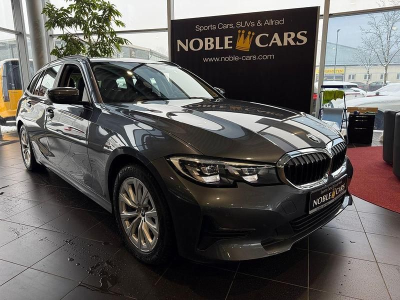 Grau Gebraucht 2021 BMW 320 Advantage Kombi | 28.990 € (Fairer Preis) - Bild 1/4