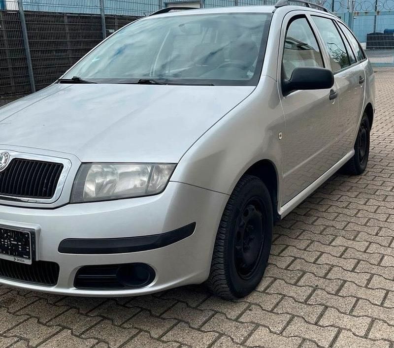 Grau Gebraucht 2007 Skoda Fabia Kombi | 1.490 € (Guter Preis) - Bild 1/4