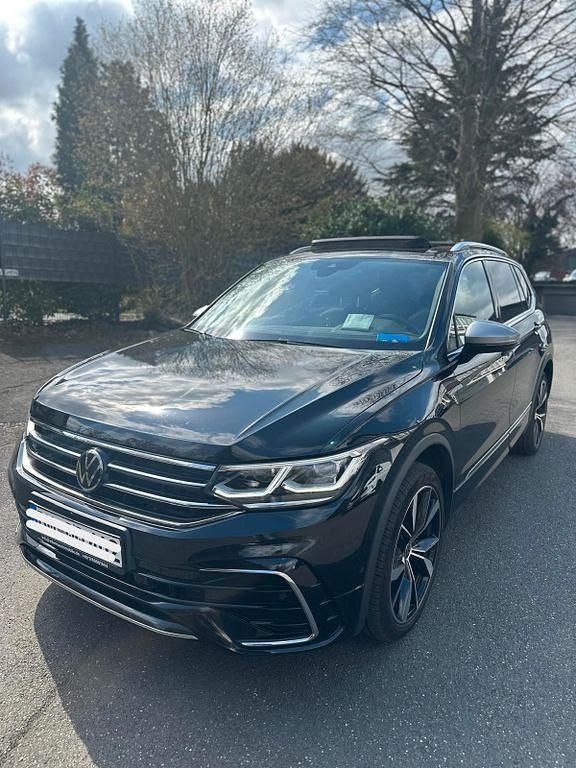 Schwarz Gebraucht 2021 VW Tiguan Allspace R-line SUV | 32.490 € (Fairer Preis) - Bild 1/4