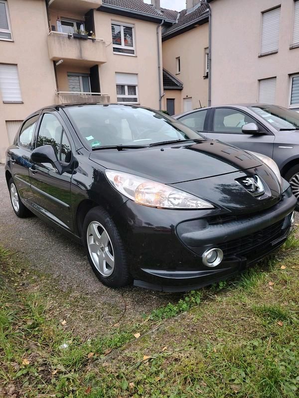 Schwarz Gebraucht 2008 Peugeot 207 Limousine | 2.300 € (Etwas zu teuer) - Bild 1/3