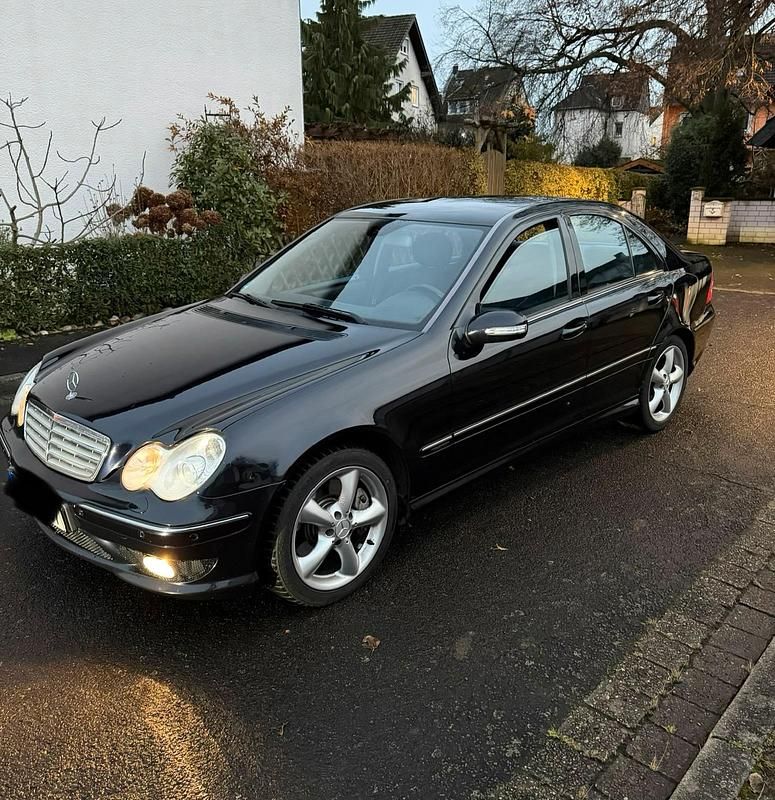 Schwarz Gebraucht 2006 Mercedes C320 Sport Edition Limousine | 3.250 € (Fairer Preis) - Bild 1/4