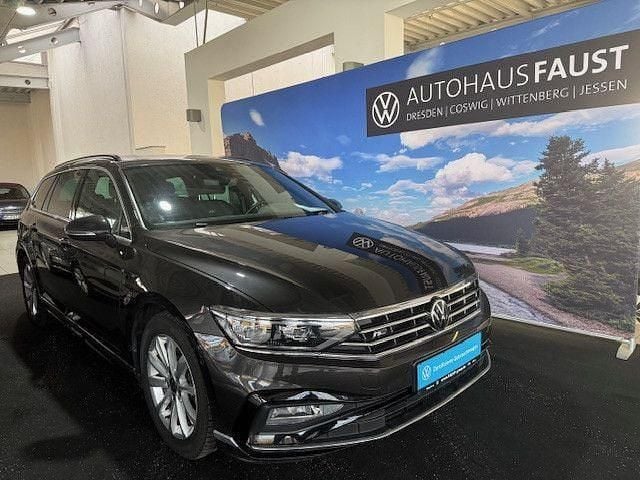 Gebraucht VW Passat R-line 200 PS (147 kW) 2023 Grau metallic Kombi