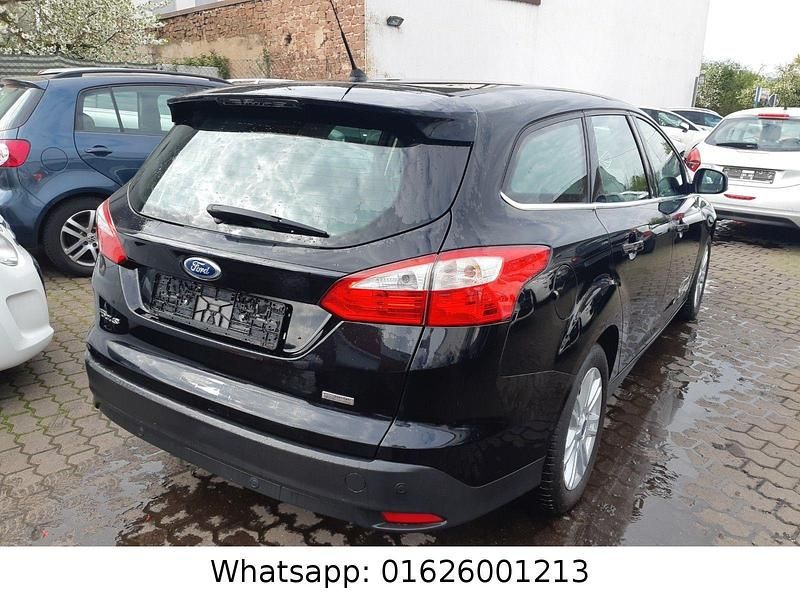 Gebraucht Ford Focus Titanium 125 PS (91 kW) 2013 Schwarz Kombi