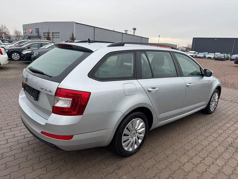Gebraucht Skoda Octavia Ambition 90 PS (66 kW) 2015 Silber Kombi
