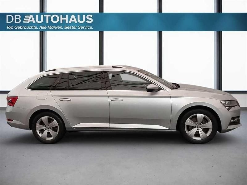 Gebraucht Skoda Superb Ambition 218 PS (160 kW) 2022 Silber Kombi