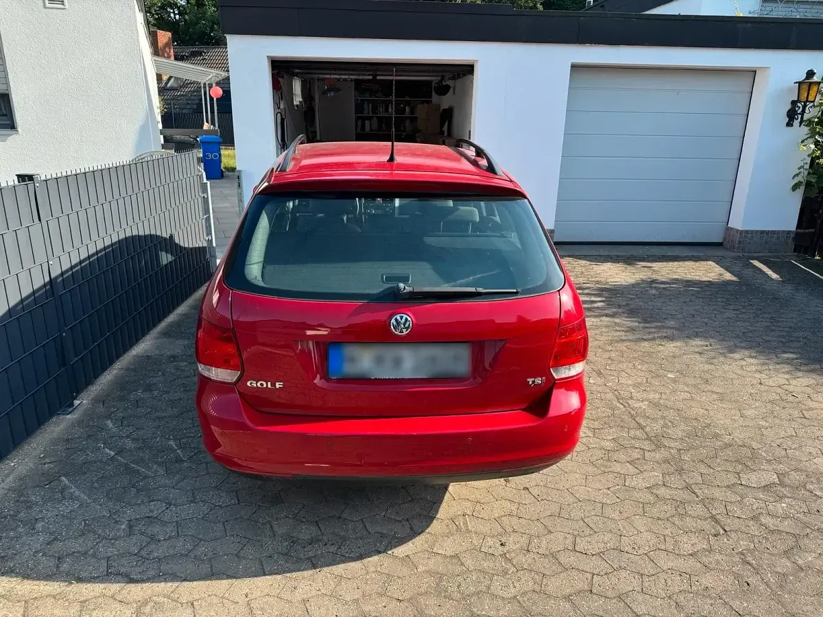 Gebraucht VW Golf VI 122 PS (89 kW) 2009 Rot Kleinwagen