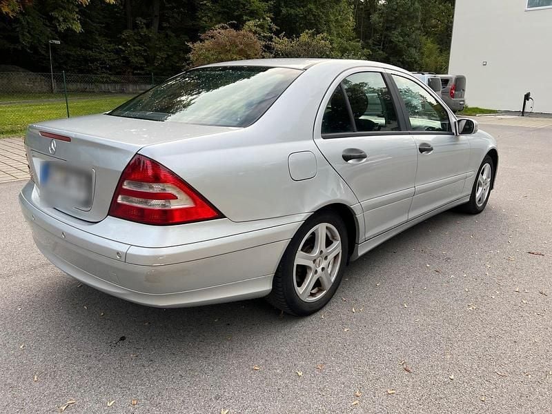 Gebraucht Mercedes C200 122 PS (89 kW) 2005 Silber Limousine
