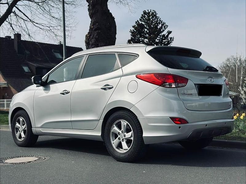 Gebraucht Hyundai ix35 163 PS (119 kW) 2011 Silber SUV