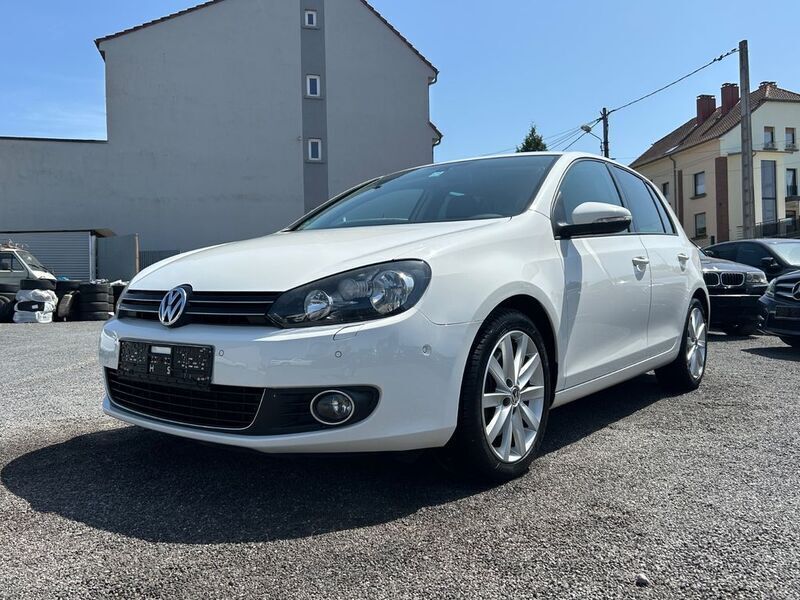Weiß Gebraucht 2011 VW Golf VI Highline Limousine | 5.990 € (Fairer Preis) - Bild 1/4