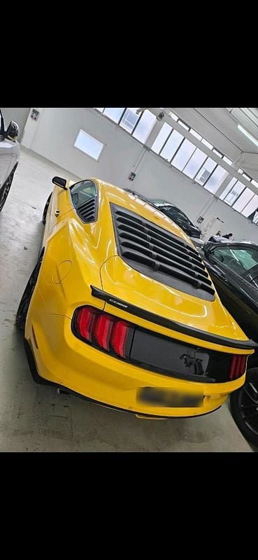 Second-hand Ford Mustang 317 CP (233 kW) 2017 Galben Coupe