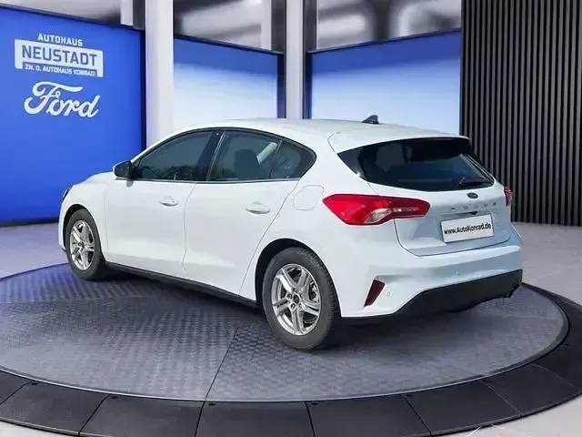 Gebraucht Ford Focus Cool & Connect 125 PS (91 kW) 2021 Weiß Limousine