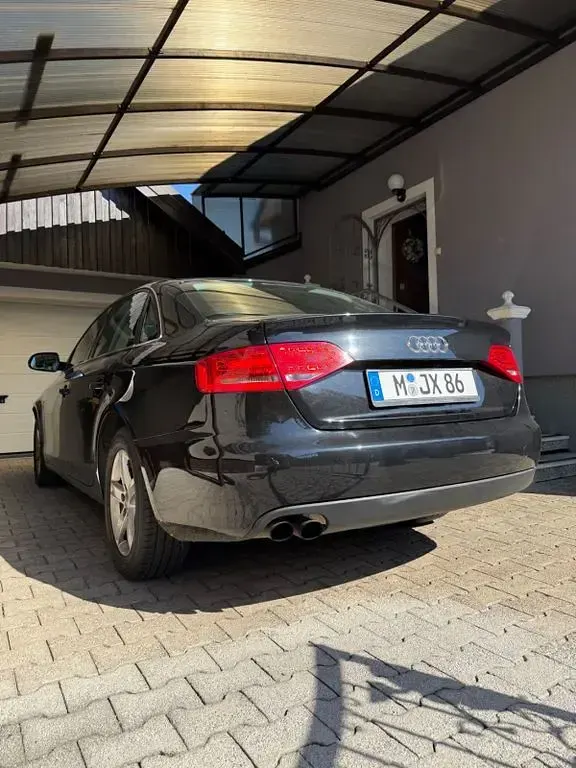 Gebraucht Audi A4 160 PS (117 kW) 2009 Schwarz Limousine