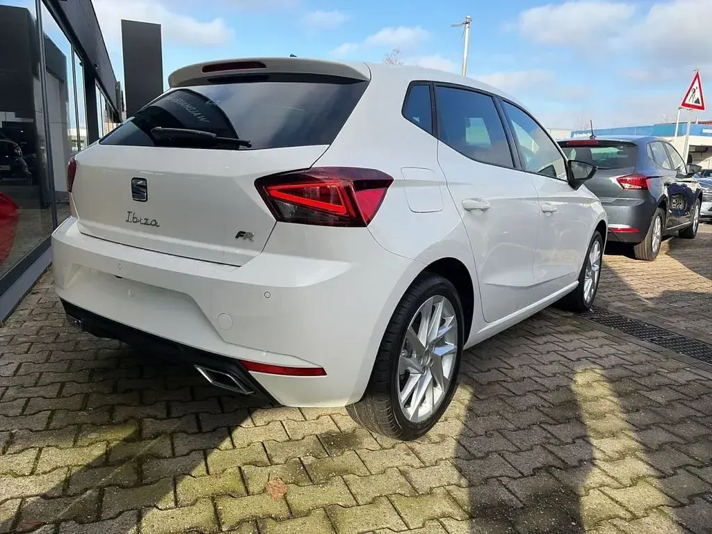 Neu Seat Ibiza FR 116 PS (85 kW) 2025 Weiß Kleinwagen