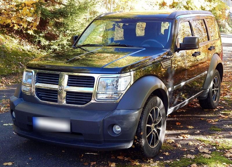 Gebraucht Dodge Nitro 176 PS (129 kW) 2008 Schwarz SUV