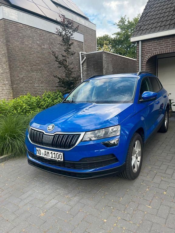 Blau Gebraucht 2019 Skoda Karoq Ambition SUV | 17.500 € (Superpreis) - Bild 1/4