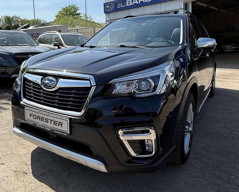 Gebraucht Subaru Forester Platinum 150 PS (110 kW) 2021 Crystal black SUV