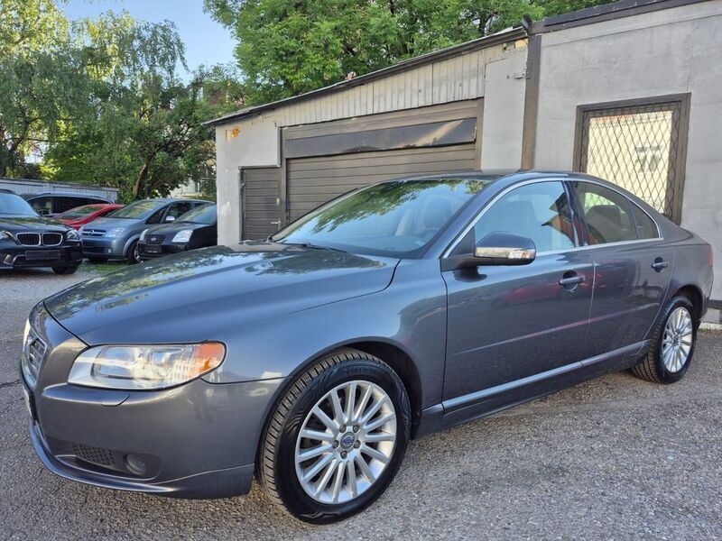 Grau Gebraucht 2007 Volvo S80 Summum Limousine | 6.990 € (Fairer Preis) - Bild 1/4