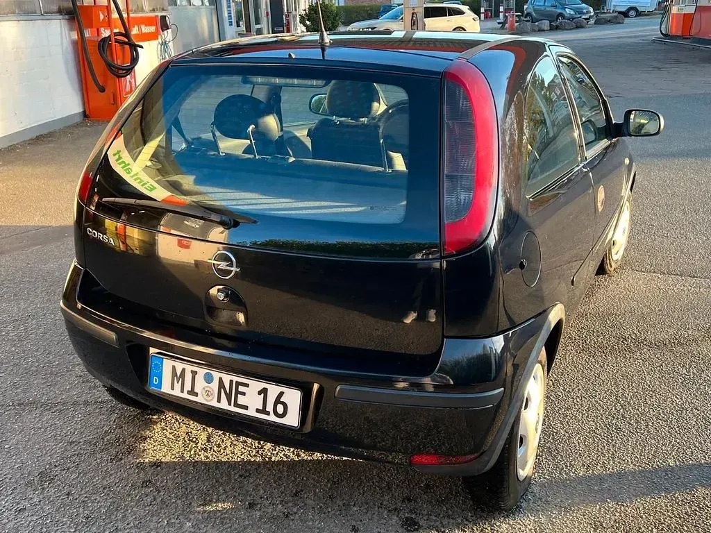 Używany Opel Corsa Eco 60 KM (44 kW) 2004 Czarny Hatchback
