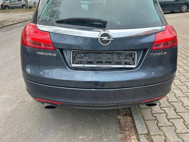 Gebraucht Opel Insignia 220 PS (161 kW) 2010 Grau Kombi