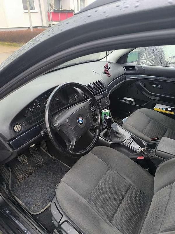 Second-hand BMW 520 150 CP (110 kW) 1997 Negru Break
