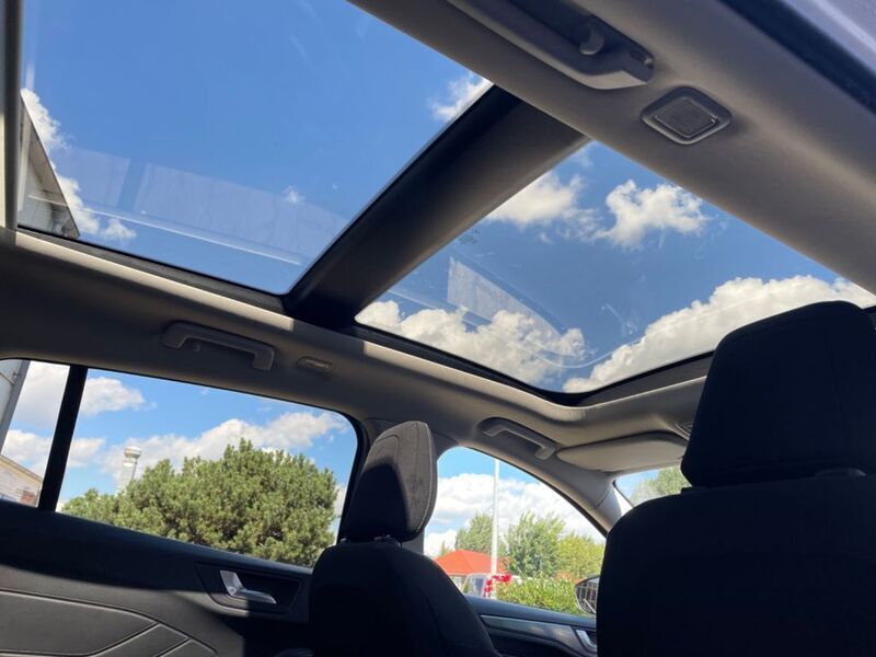 Gebraucht Ford Focus Titanium 150 PS (110 kW) 2019 Weiß Kombi