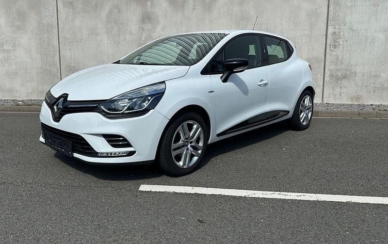 Weiß Gebraucht 2017 Renault Clio IV LIMITED Limousine | 6.999 € (Guter Preis) - Bild 1/4