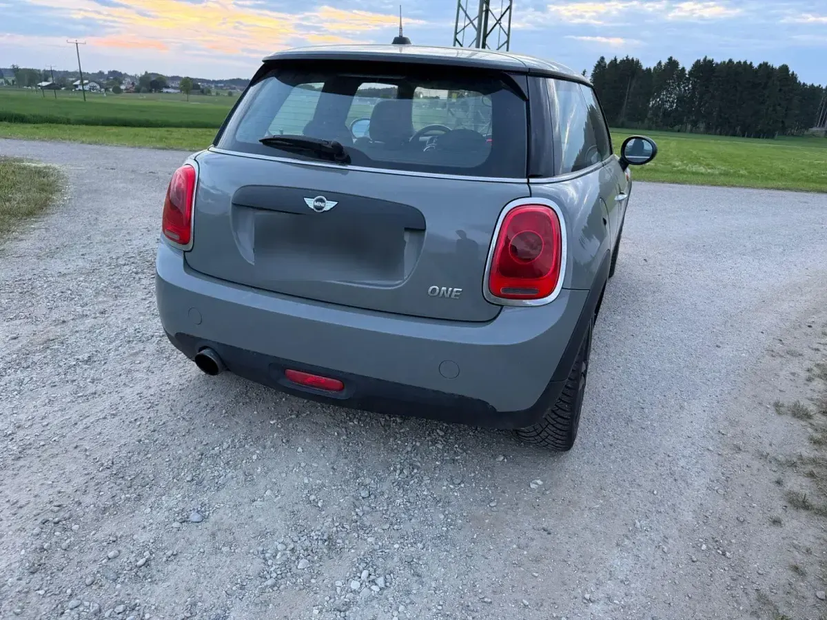 Käytetty Mini ONE 102 HP (75 kW) 2017 Harmaa Viistoperä