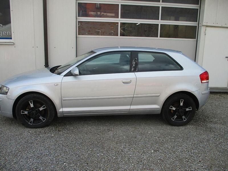 Gebraucht Audi A3 Attraction 105 PS (77 kW) 2007 Silber Kleinwagen