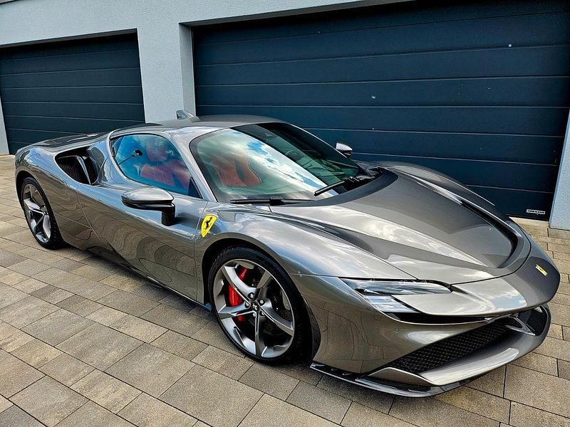 Gebraucht 2022 Ferrari SF90 | 337.990 € - Bild 1/4