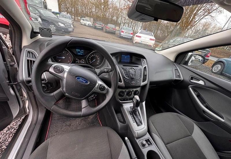 Gebraucht Ford Focus 116 PS (85 kW) 2011 Silber Limousine